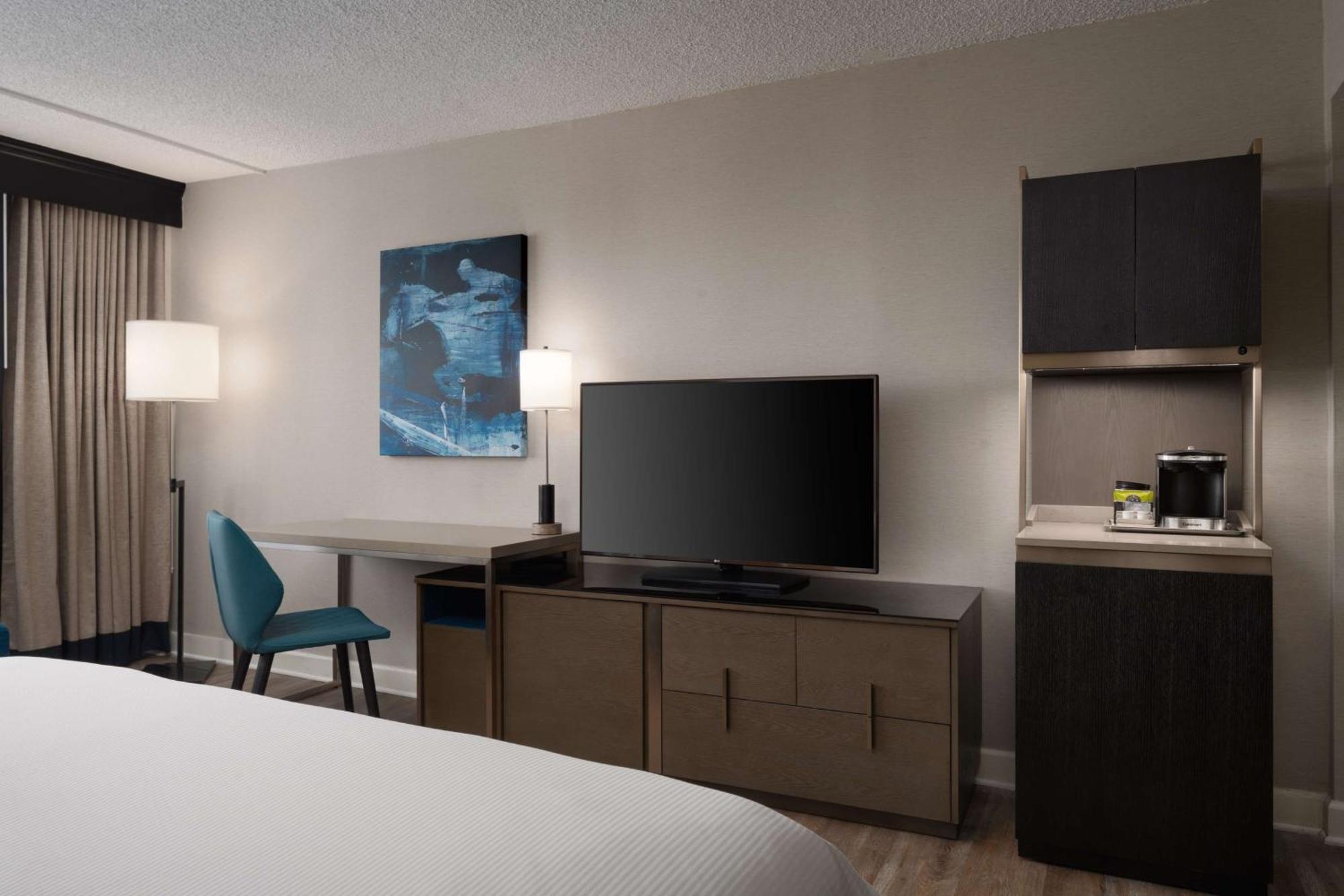 Doubletree By Hilton Baltimore North Pikesville Exterior photo